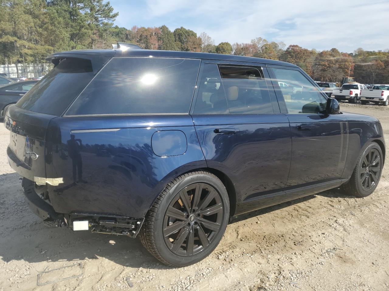 El Salvage 2023 Land Rover Range Rover Special Edition se vende más caro que un coche usado