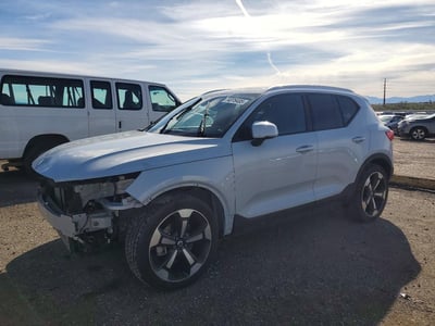 2020 Volvo XC40