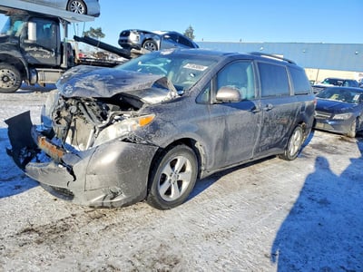 5TDKK3DCXDS****** 2013 Toyota Sienna