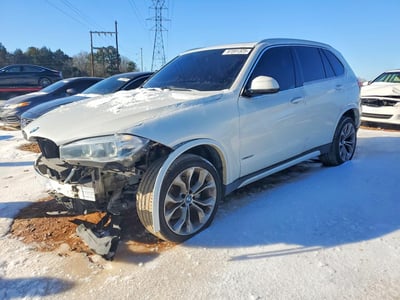 5UXKR0C57G0****** 2016 BMW X5