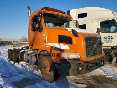 4V4MC9EH9FN****** 2015 Volvo VNM
