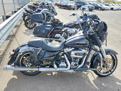 1HD1KBC33HB****** 2017 Harley-Davidson FLHX