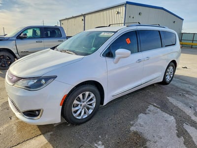 2C4RC1BG5JR****** 2018 Chrysler Pacifica