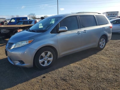 5TDKK3DC7GS****** 2016 Toyota Sienna