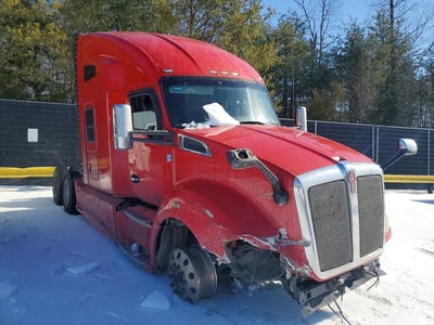 1XKYA49X7HJ****** 2017 Kenworth T680