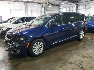 2C4RC1BG5KR****** 2019 Chrysler Pacifica