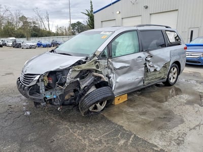 5TDKK3DC1BS****** 2011 Toyota Sienna