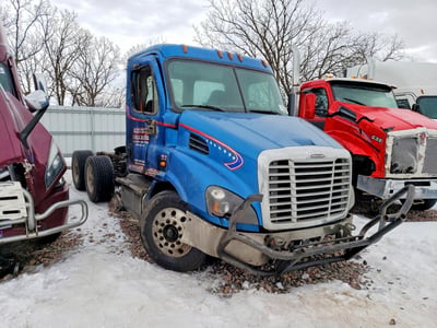 1FUJGBDV5KL****** 2019 Freightliner Cascadia 113