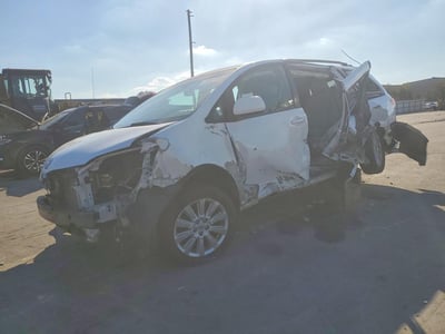 5TDDK3DC6CS****** 2012 Toyota Sienna