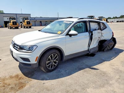 3VV3B7AX3LM****** 2020 Volkswagen Tiguan