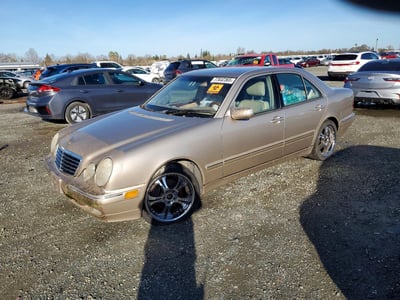 WDBJF65J52B****** 2002 Mercedes-Benz E-Class
