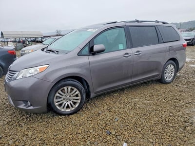 5TDYZ3DC9HS****** 2017 Toyota Sienna