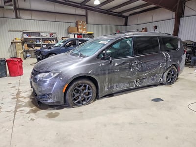 2C4RC1EG0JR****** 2018 Chrysler Pacifica
