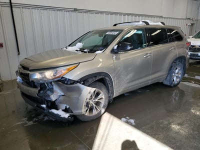 5TDBKRFH7FS****** 2015 Toyota Highlander