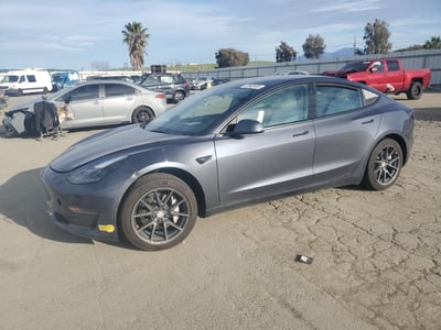 5YJ3E1EA9NF****** 2022 Tesla Model 3