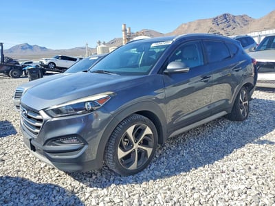 KM8J33A27HU****** 2017 Hyundai Tucson