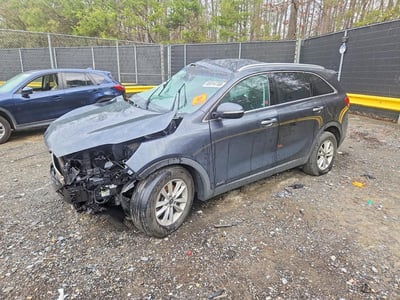 5XYPGDA32KG****** 2019 Kia Sorento