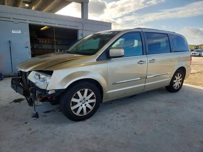 2C4RC1BG2GR****** 2016 Chrysler Town & Country
