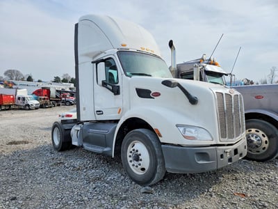 1XPBA48X3KD****** 2019 Peterbilt 579