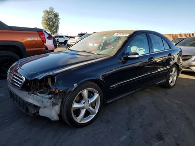 WDBRF40J05F****** 2005 Mercedes-Benz C-Class