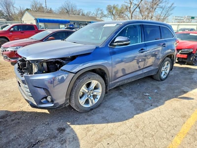 5TDDZRFH5JS****** 2018 Toyota Highlander