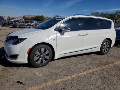 2C4RC1N72JR****** 2018 Chrysler Pacifica