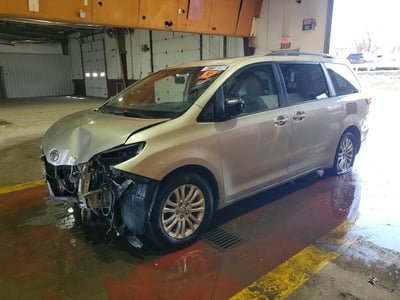5TDYK3DC9FS****** 2015 Toyota Sienna
