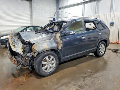 5XYKT3A68DG****** 2013 Kia Sorento
