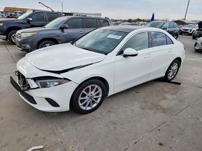WDD3G4EB2KW****** 2019 Mercedes-Benz A-Class