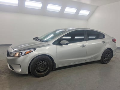 3KPFK4A76JE****** 2018 Kia Forte