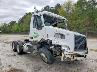 4V4MC9DF7AN****** 2010 Volvo VNM