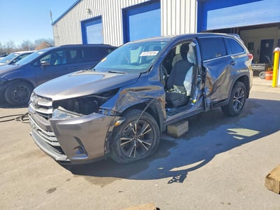 5TDBZRFH5JS****** 2018 Toyota Highlander