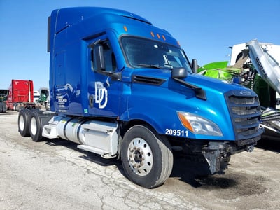 3AKJHHDV2LS****** 2020 Freightliner Cascadia 126