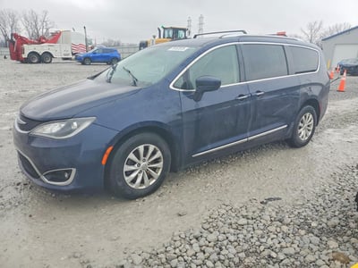 2C4RC1BG2KR****** 2019 Chrysler Pacifica