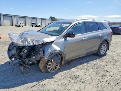 5XYPG4A32JG****** 2018 Kia Sorento
