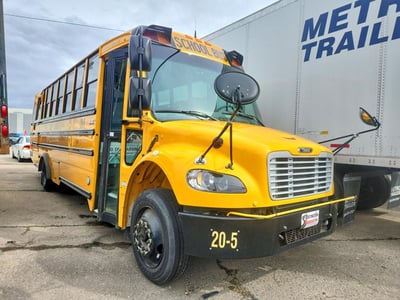 4UZABRFB5MC****** 2021 Freightliner B2
