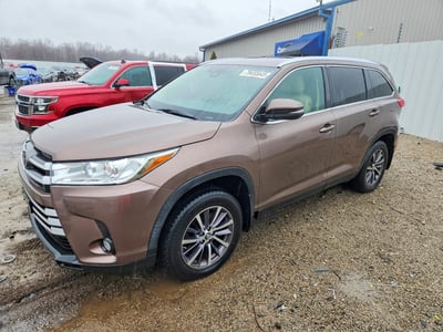 5TDJZRFH1KS****** 2019 Toyota Highlander