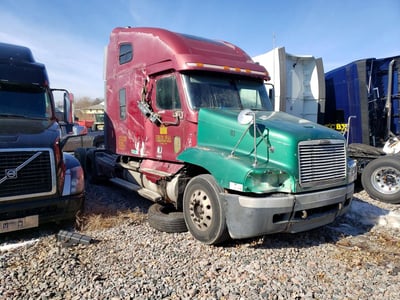 1FUYSDYB5WP****** 1998 Freightliner FLC120