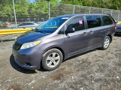 5TDZK3DC3CS****** 2012 Toyota Sienna