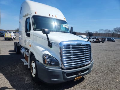 1FUJGLD67FL****** 2015 Freightliner Cascadia 125