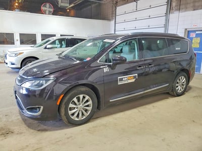 2C4RC1BG8KR****** 2019 Chrysler Pacifica