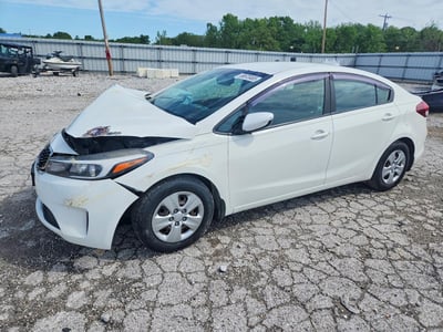 3KPFK4A73HE****** 2017 Kia Forte