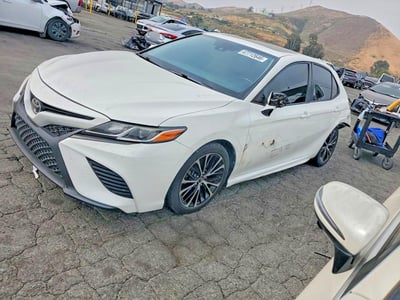 JTNB11HK6J3****** 2018 Toyota Camry