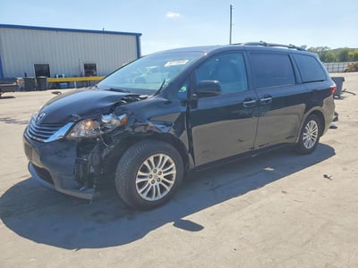 5TDYZ3DC8HS****** 2017 Toyota Sienna