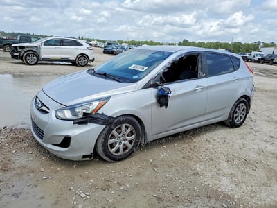 KMHCT5AE1DU****** 2013 Hyundai Accent