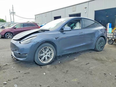 7SAYGAEE0PF****** 2023 Tesla Model Y