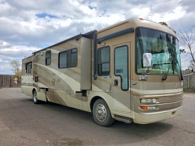 4UZSN2DC45C****** 2005 Freightliner Chassis