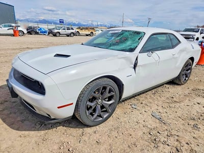 2C3CDZBT7JH****** 2018 Dodge Challenger