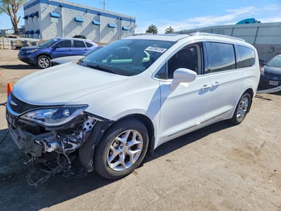2C4RC1EG7JR****** 2018 Chrysler Pacifica