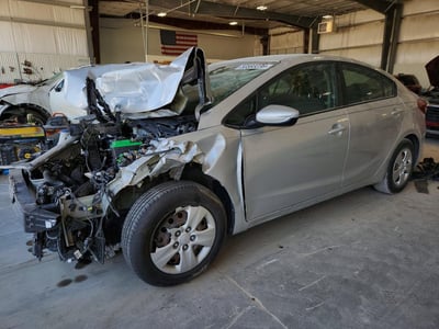 3KPFK4A77HE****** 2017 Kia Forte